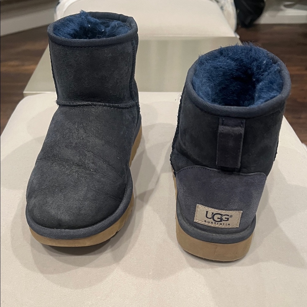 UGG women’s Short Boot in Navy with Chestnut Sole